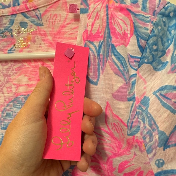 Lilly Pulitzer Top Etta V-neck Pink isle snappy turtle NWT xSmall - Picture 3 of 8